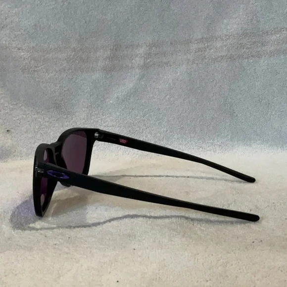 Oakley Black Sunglasses with Blue Lenses